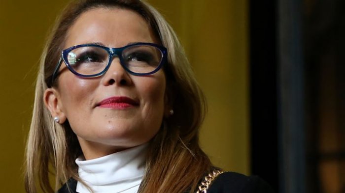 Un Kia Río, estadía en el Monticello y entradas a Village People: Los regalos que consiguió Cathy Barriga con la Ley de Lobby