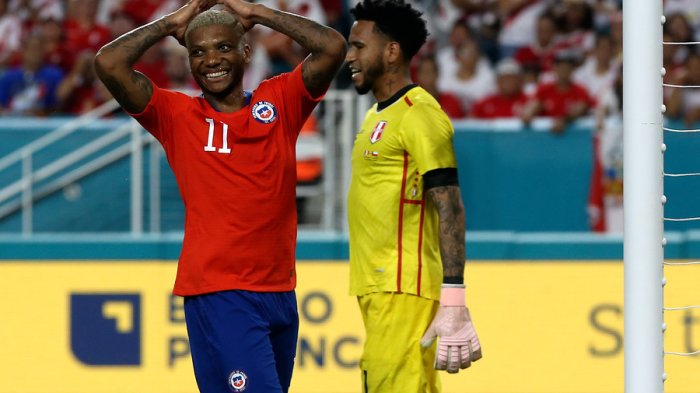 Con “oles” incluidos: Una Roja sin ideas cayó inapelablemente ante Perú