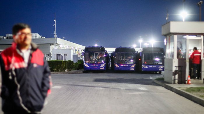 Estos son los 18 recorridos del Transantiago que se fueron a paro