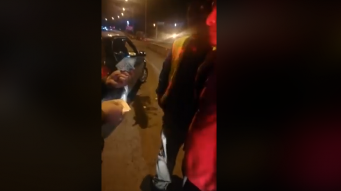“¿Usted cree que yo me vendo por plata?”: Conductor ebrio trató de sobornar a carabineros con 100 dólares