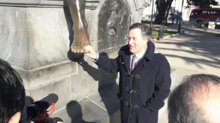 Canciller Roberto Ampuero inició recorrido por zona austral de Chile