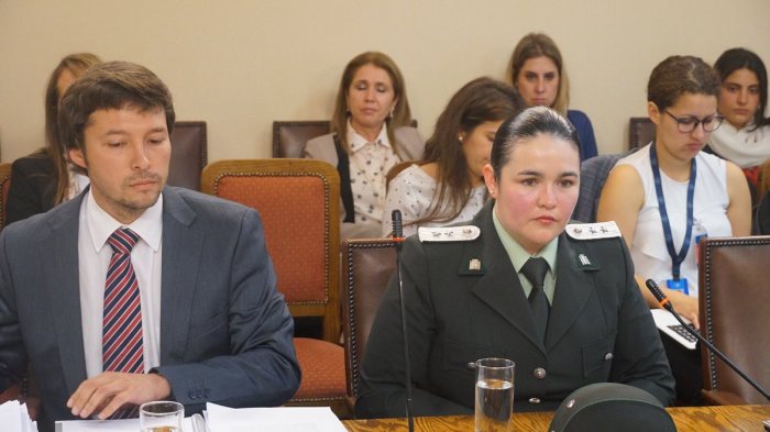 Acoso y distribución de material pornográfico: Las duras acusaciones de teniente de Gendarmería contra la institución