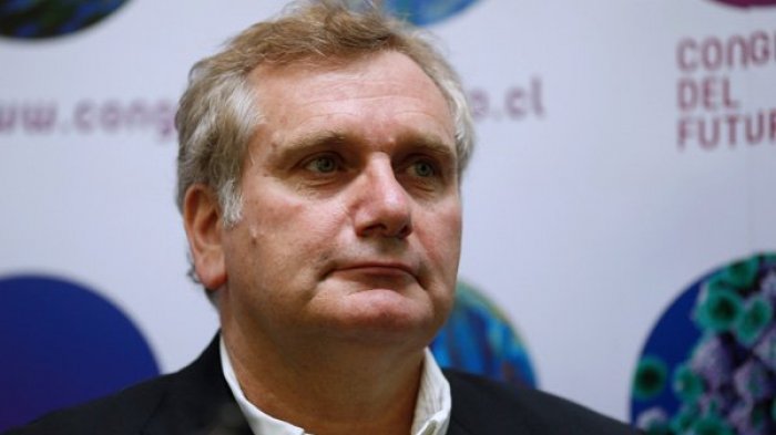 Tras polémica por baja del presupuesto en ciencias, Mario Hamuy presenta su renuncia a la presidencia de Conicyt