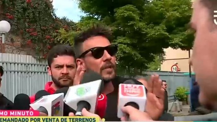 “Por tu culpa yo me voy”: La furia de Fabricio tras preguntas sobre formalización por presunta estafa