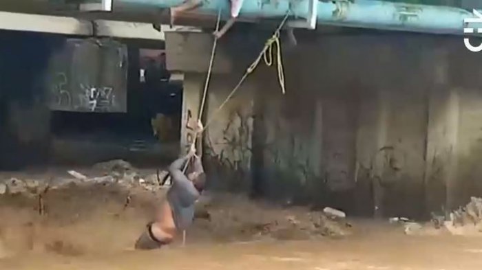 No la cuenta dos veces: El desesperado rescate de un hombre que casi fue arrastrado por caudaloso arroyo