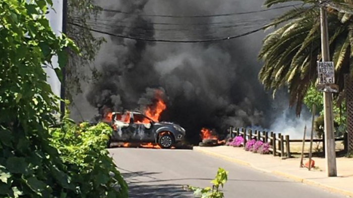 Delincuentes robaron $70 millones en asalto a banco e incendiaron camioneta al escapar en Puchuncaví