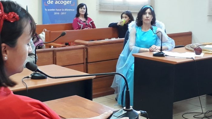 Blancanieves demandó a la Bruja Malvada y juntas fueron a una audiencia en el Segundo Juzgado de Letras de Ovalle