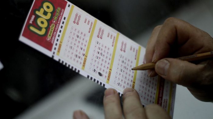 Decían ser los ganadores del Loto y pedían ayuda a adultos mayores para cobrar el premio: Todo era una estafa