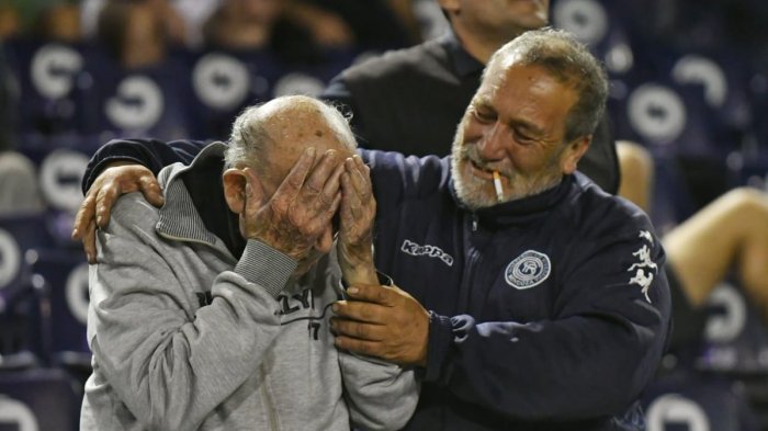 No todo es River-Boca: Hincha de 95 años rompió en llanto al ver ganar a su equipo