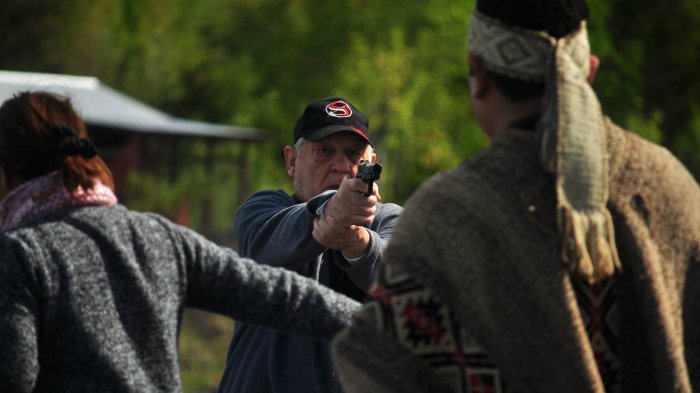 Hombre apuntó con un arma de fuego a los asistentes a ceremonia mapuche