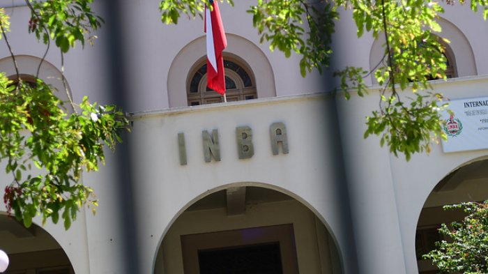 Apoderados del Internado Nacional Barros Arana comparan a dirección del establecimiento con la CNI de Pinochet