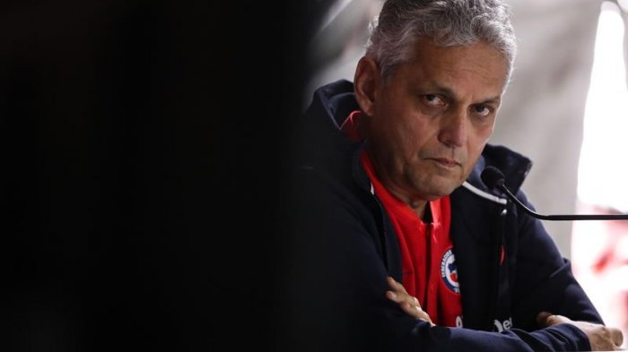 Pidió revisar las preguntas: La más intensa y compleja conferencia de prensa de Rueda en Chile