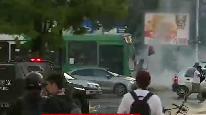 Marcha por muerte de comunero mapuche terminó con incidentes en Plaza Italia