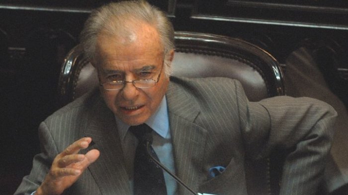 Carlos Menem fue autorizado por la PDI a ingresar a Chile para ver a su hijo Máximo