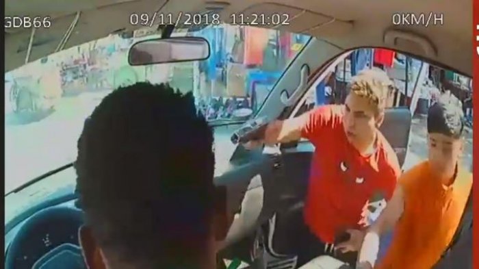 “Pásame toda la plata”: Trabajador haitiano le quitó de las manos una pistola a delincuente que lo quiso asaltar