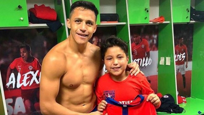 La historia del niño que entró para hacer feliz a Alexis cuando más lo necesitaba
