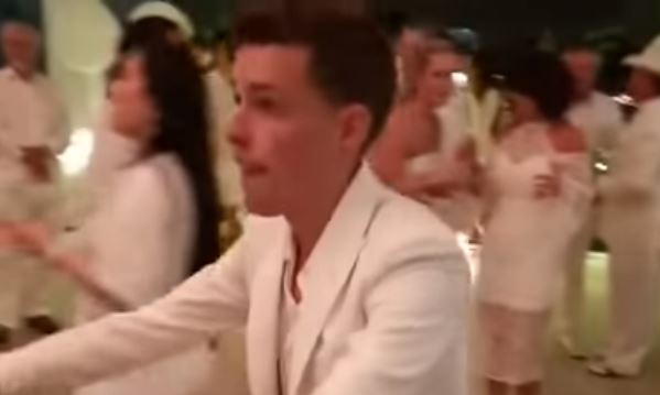 Fallido paso de baile: Invitado a matrimonio quiso lucirse con errado mortal hacia atrás