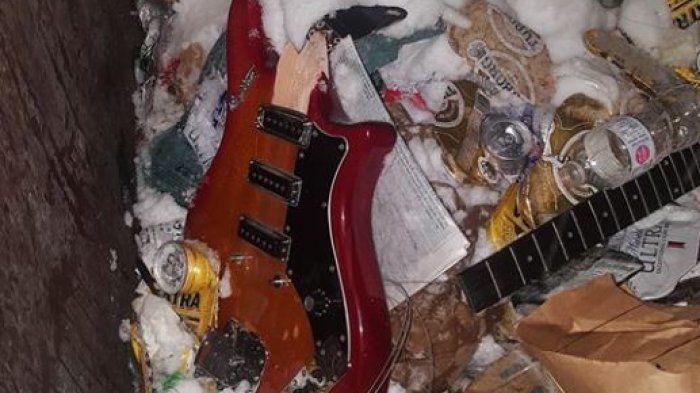 Prometedora banda de rock se separó luego que uno de sus integrantes sorprendiera al guitarrista con su polola