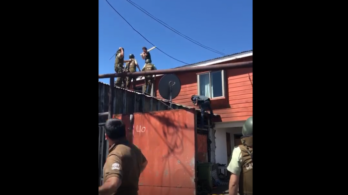 Hombre se enfrentó a palos y 
