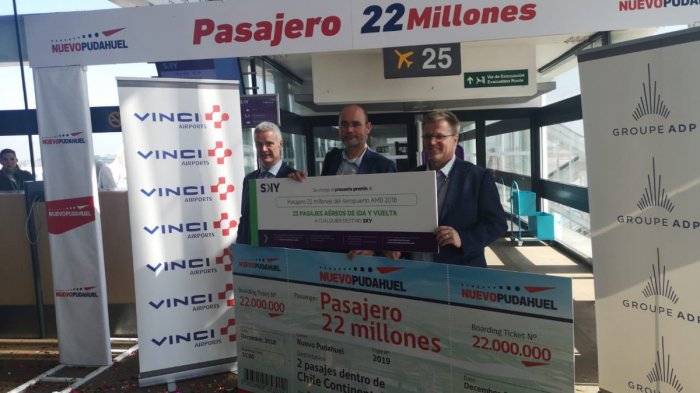 Viajó de Concepción a Santiago y se convirtió en el pasajero 22 millones en arribar al aeropuerto de Pudahuel