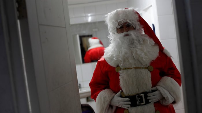 Profesora les confesó a sus alumnos que el Viejito Pascuero no existía y la despidieron ipso facto