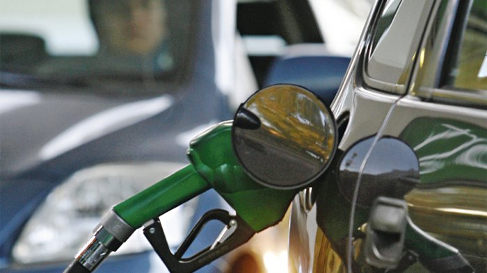 ¡A llenar el estanque!: Combustibles bajaron de precio por séptima semana consecutiva