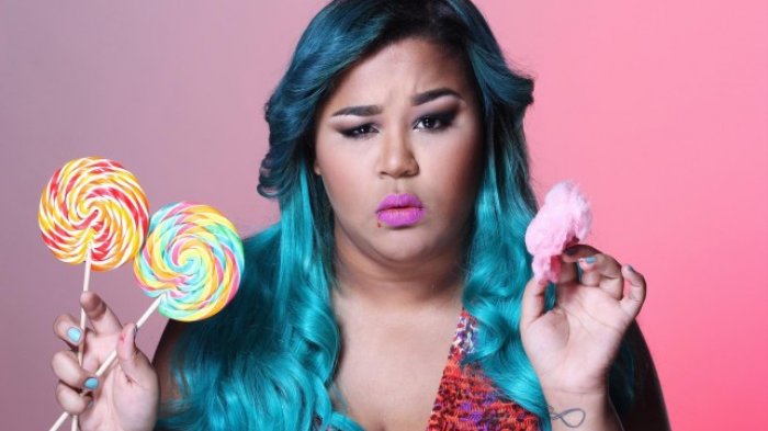 Killadamente llega a Chile: La joven youtuber que lucha contra el bullying