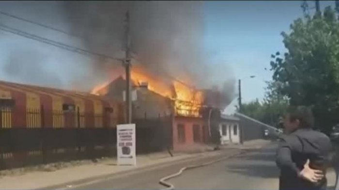 Carabinero rescató de un incendio a una madre y sus dos bebés