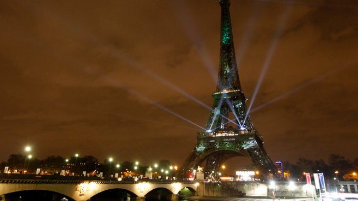 Torre Eiffel y Museo Louvre cerrarán este fin de semana por temor a protestas de 