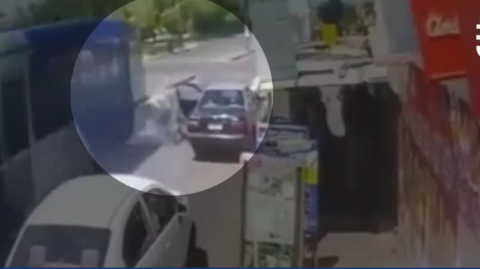 Ciclista murió arrollado por micro luego que automovilista abriera puerta y lo empujara a un costado de la calzada