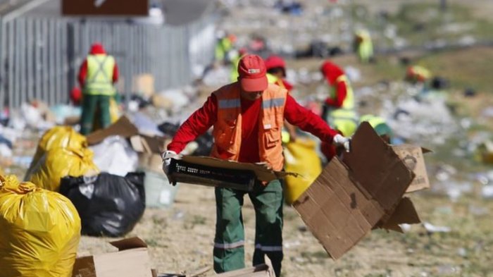 35 toneladas: Las imágenes que muestran la gran cantidad de basura tras peregrinación a Lo Vásquez