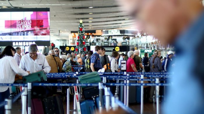 Proyecto busca que los pasajes de avión puedan ser transferidos a otra persona