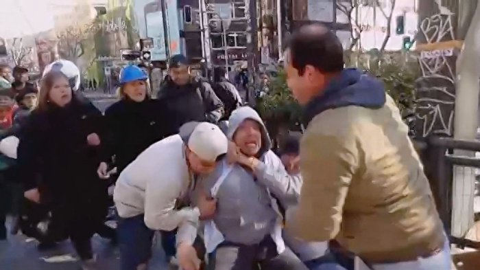 “Este es el Comando Jungla de Matthei”: Los enfrentamientos entre ambulantes e inspectores municipales de Providencia