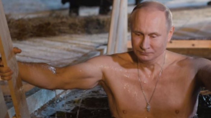 Cuesta $4.793 en eBay: Vladimir Putin hace furor en Japón con su sexy y masculino calendario 2019