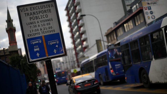 Se dispara número de multas en Santiago por el uso de vías exclusivas para el transporte público