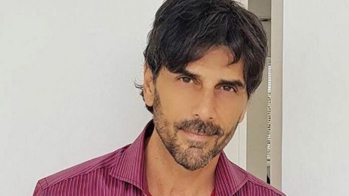 Juan Darthés se fue de Argentina y lo fotografiaron antes de subir al avión