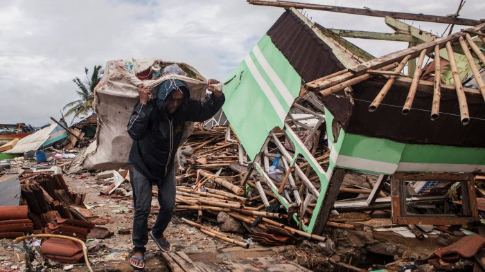 Indonesia en alerta por la actividad del volcán que causó tsunami y dejó a más de 400 muertos
