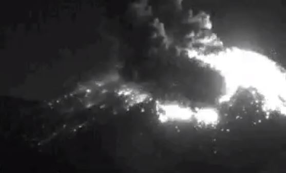 Mantienen alerta amarilla en tres comunas de la región de Ñuble por explosión en Volcán Chillán