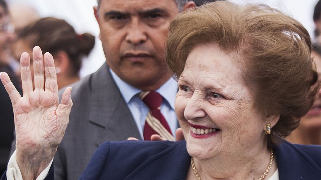 Lucía Hiriart fue internada en la UCI tras caerse en su casa