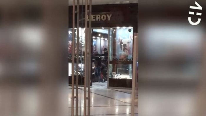 Delincuentes volvieron a protagonizar un millonario asalto en una joyería del Parque Arauco