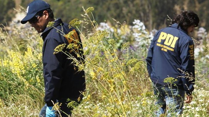 La PDI investiga el hallazgo del cuerpo maniatado de una mujer flotando en el río Claro