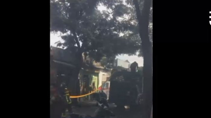 Voraz incendio afectó a bodegas ubicadas en pleno Centro de Santiago