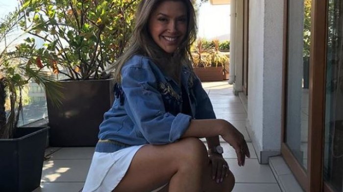 “Las mujeres mayores deberían vestir acorde a su edad”: Polémica en redes sociales por críticas a juvenil look de Carolina Arregui