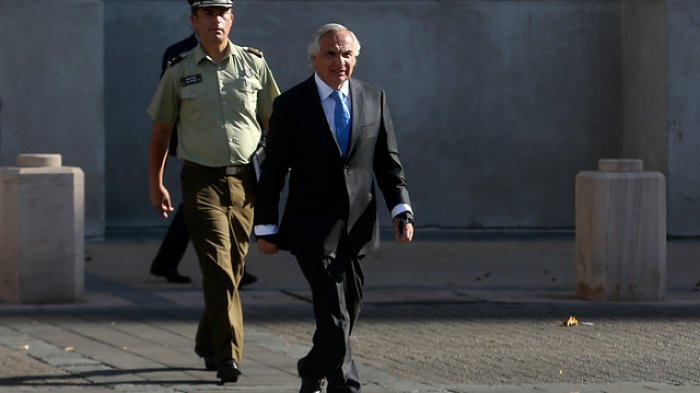 Chadwick afirmó que cambios de ministros son una atribución del presidente en medio de presiones por su renuncia