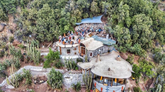 Usan cartón, barro y neumáticos: Chilenos se suman a la tendencia de las casas sustentables