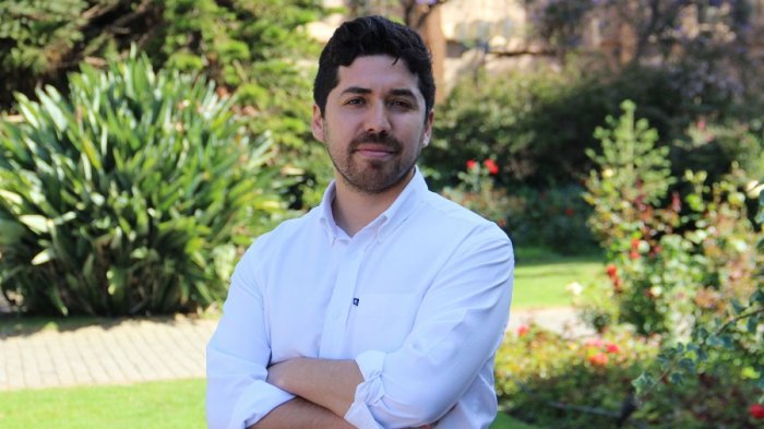 Juan Santana ganó la presidencia de la Juventud PS derrotando a la lista oficialista de Elizalde