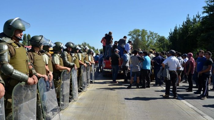 Pescadores de la Jibia anuncian tregua de movilizaciones tras la quema de dos camiones en El Maule