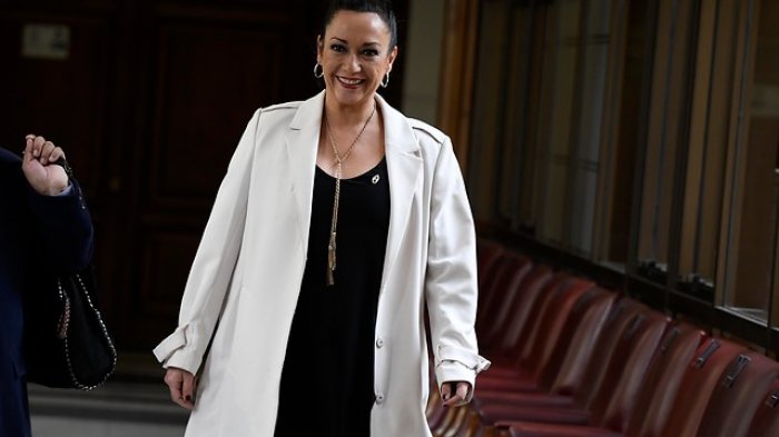 Marisela Santibáñez arremete por polera de Gabriel Boric con Jaime Guzmán baleado: