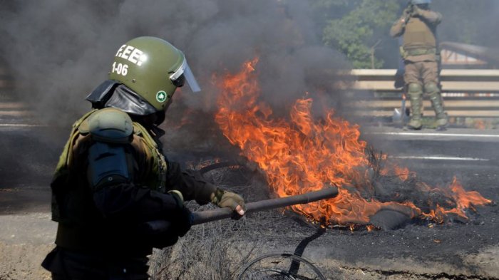Pescadores cortaron el tránsito con barricadas en Talcahuano por la llamada 