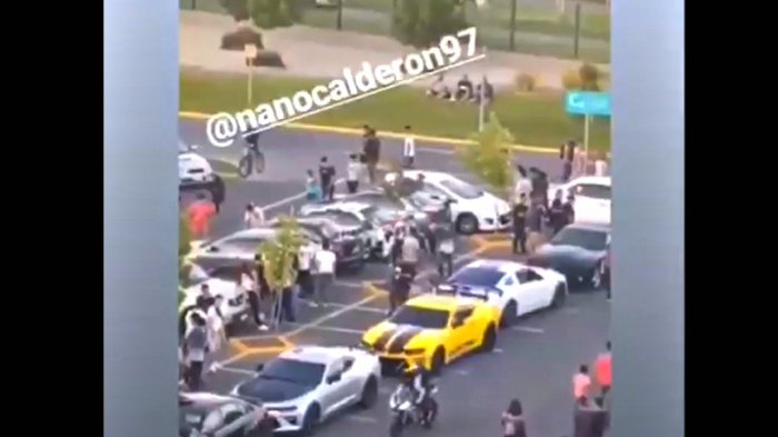 Nano Calderón llevó su Camaro a polémico evento tuning que se tomó estacionamientos de un centro comercial